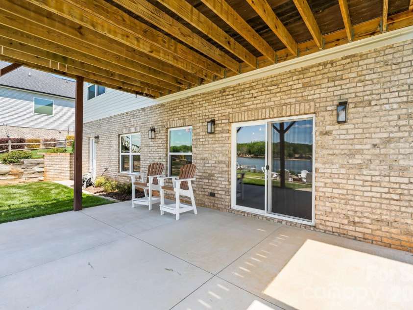 383 Rolling Road, Lexington, NC 27292.  MLS# CAR4375158, YatesRealty ID 22267. 