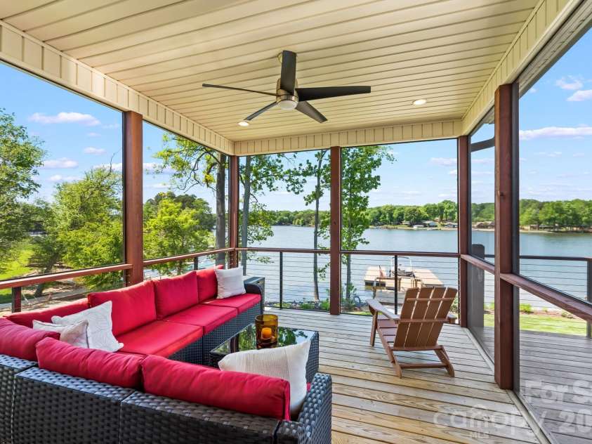383 Rolling Road, Lexington, NC 27292.  MLS# CAR4375158, YatesRealty ID 22267. 