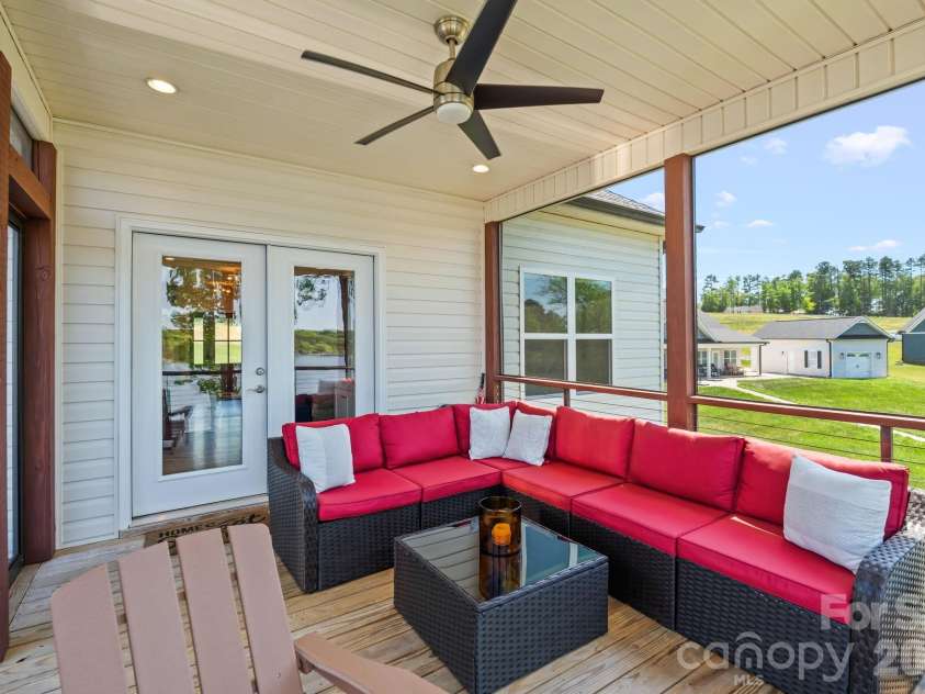 383 Rolling Road, Lexington, NC 27292.  MLS# CAR4375158, YatesRealty ID 22267. 