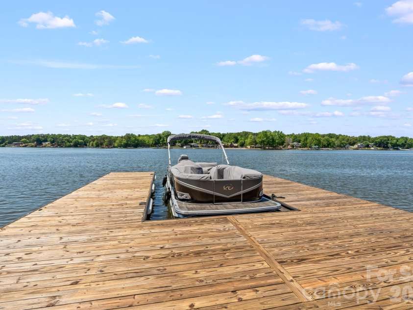 383 Rolling Road, Lexington, NC 27292.  MLS# CAR4375158, YatesRealty ID 22267. 