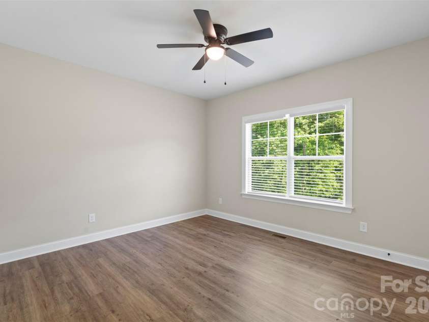 1607 Freemont Drive, Alexis, NC 28006.  MLS# CAR4368958, YatesRealty ID 22268. 