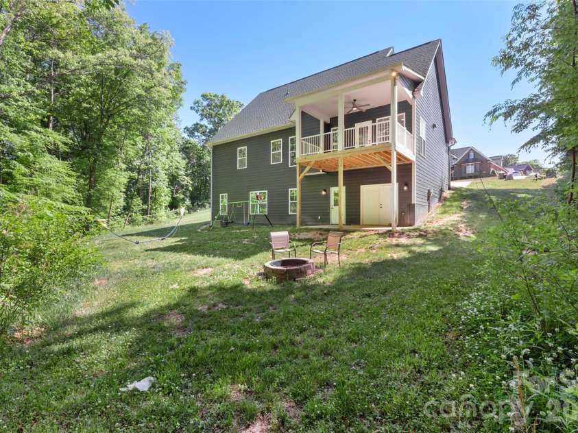 1607 Freemont Drive, Alexis, NC 28006.  MLS# CAR4368958, YatesRealty ID 22268. 