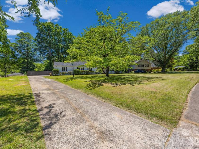632 Sedgewood Drive, Rock Hill, SC 29732.  MLS# CAR4376198, YatesRealty ID 22269. 