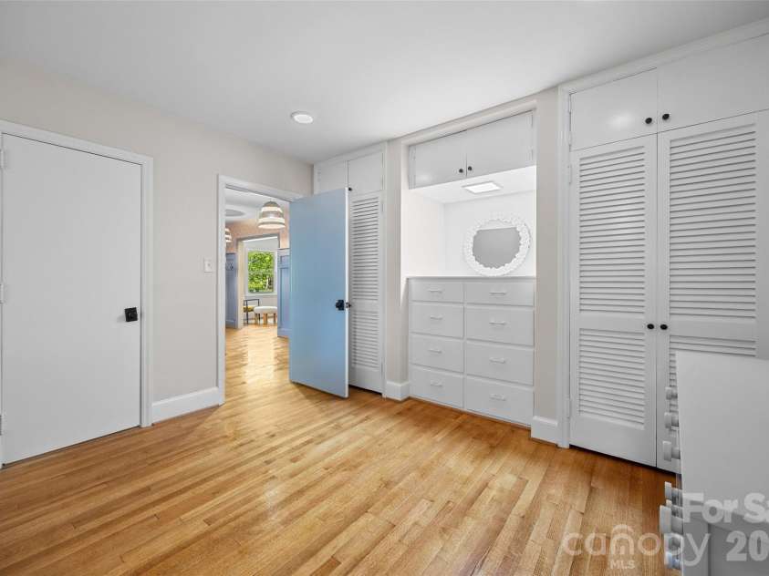 632 Sedgewood Drive, Rock Hill, SC 29732.  MLS# CAR4376198, YatesRealty ID 22269. Excellent storage.