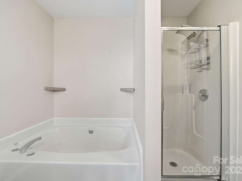 110 Nahcotta Drive, Mooresville, NC 28115.  MLS# CAR4318357, YatesRealty ID 2227. 