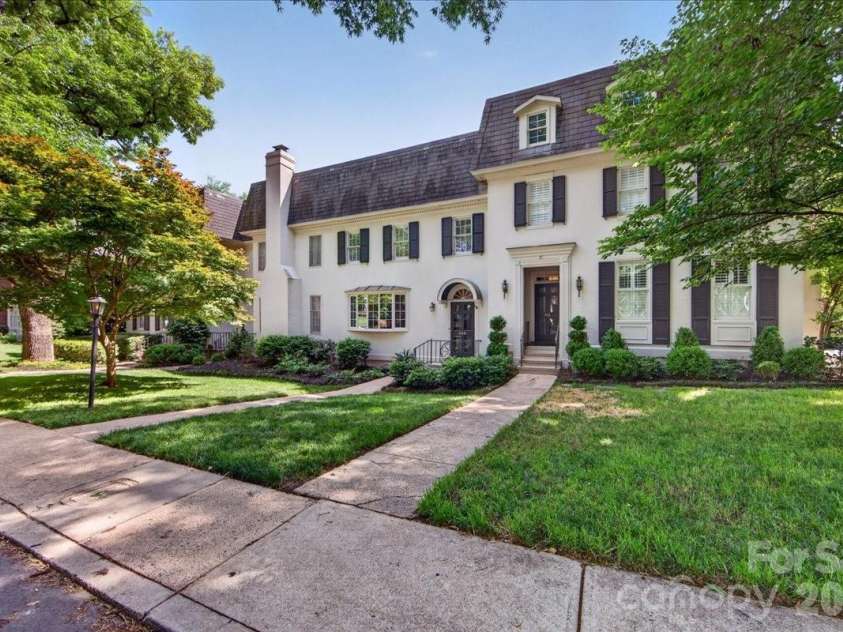 202 Perrin Place, Charlotte, NC 28207.  MLS# CAR4372798, YatesRealty ID 22270. 