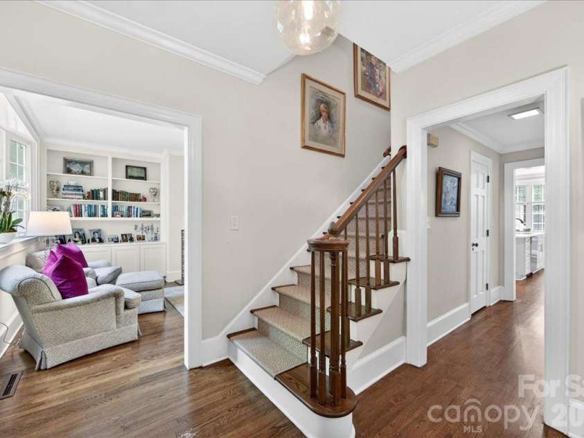 202 Perrin Place, Charlotte, NC 28207.  MLS# CAR4372798, YatesRealty ID 22270. 