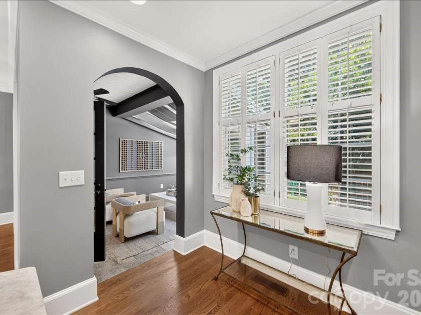 202 Perrin Place, Charlotte, NC 28207.  MLS# CAR4372798, YatesRealty ID 22270. 
