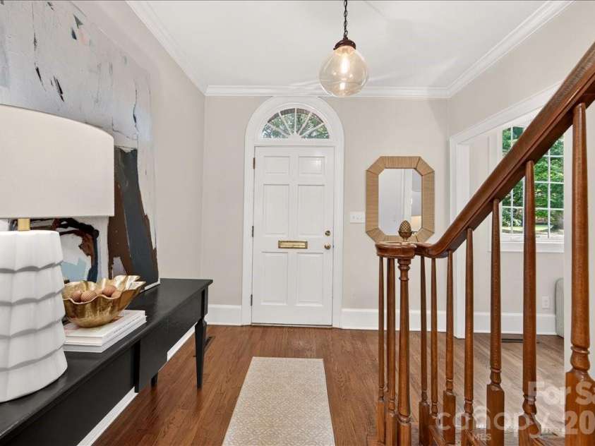 202 Perrin Place, Charlotte, NC 28207.  MLS# CAR4372798, YatesRealty ID 22270. 
