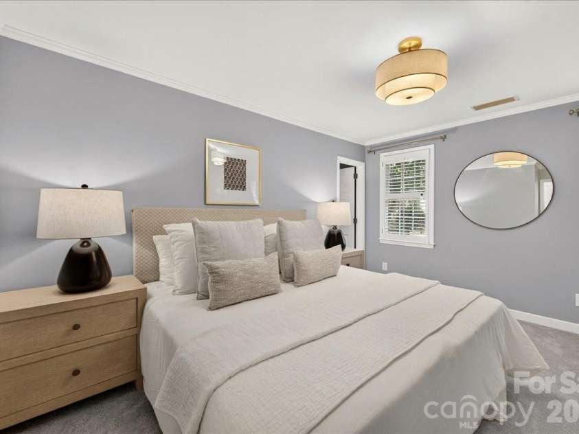202 Perrin Place, Charlotte, NC 28207.  MLS# CAR4372798, YatesRealty ID 22270. Primary Bedroom