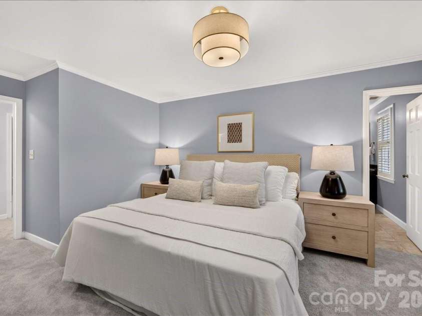 202 Perrin Place, Charlotte, NC 28207.  MLS# CAR4372798, YatesRealty ID 22270. Primary Bedroom