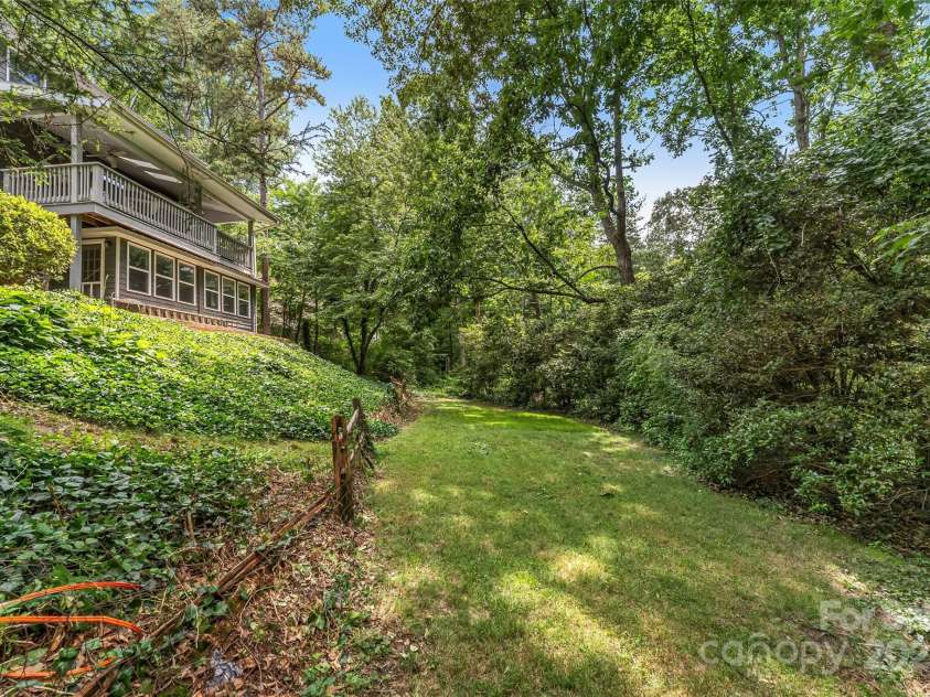 23 Forest Edge Drive, Asheville, NC 28806.  MLS# CAR4272618, YatesRealty ID 22271. 
