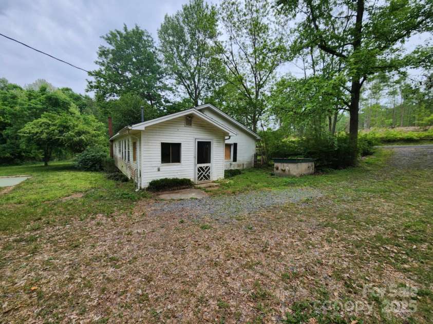 35643 City Lake Drive, Albemarle, NC 28001.  MLS# CAR4250915, YatesRealty ID 22272. 