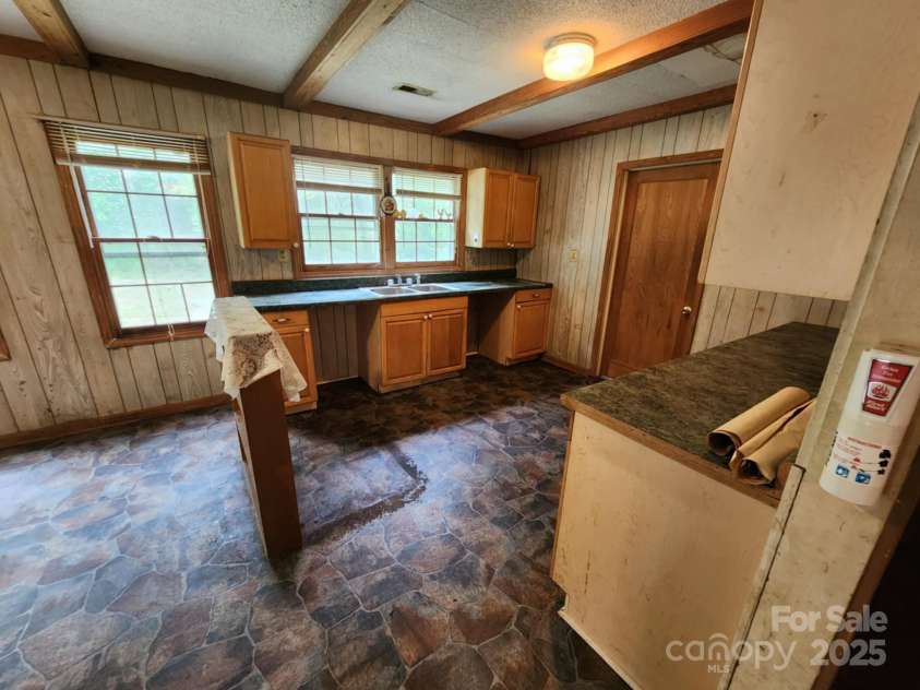 35643 City Lake Drive, Albemarle, NC 28001.  MLS# CAR4250915, YatesRealty ID 22272. 