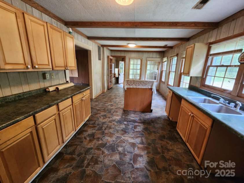 35643 City Lake Drive, Albemarle, NC 28001.  MLS# CAR4250915, YatesRealty ID 22272. 