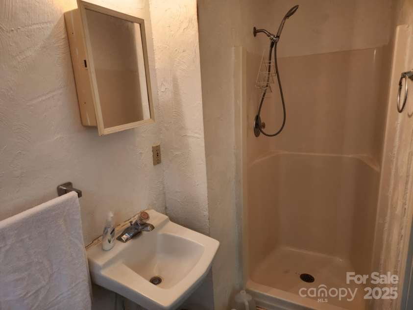 35643 City Lake Drive, Albemarle, NC 28001.  MLS# CAR4250915, YatesRealty ID 22272. 