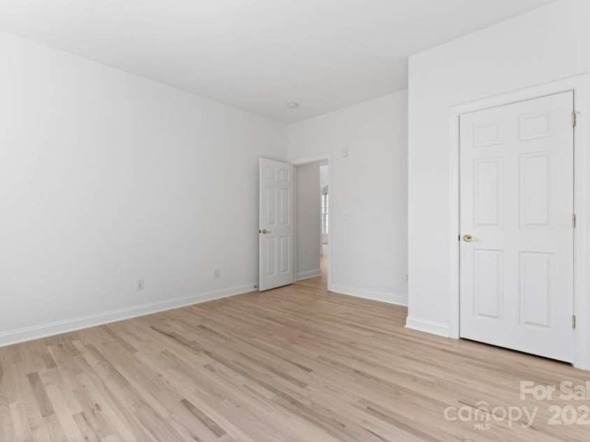 15009 Lisha Lane, Charlotte, NC 28277.  MLS# CAR4239343, YatesRealty ID 22273. 