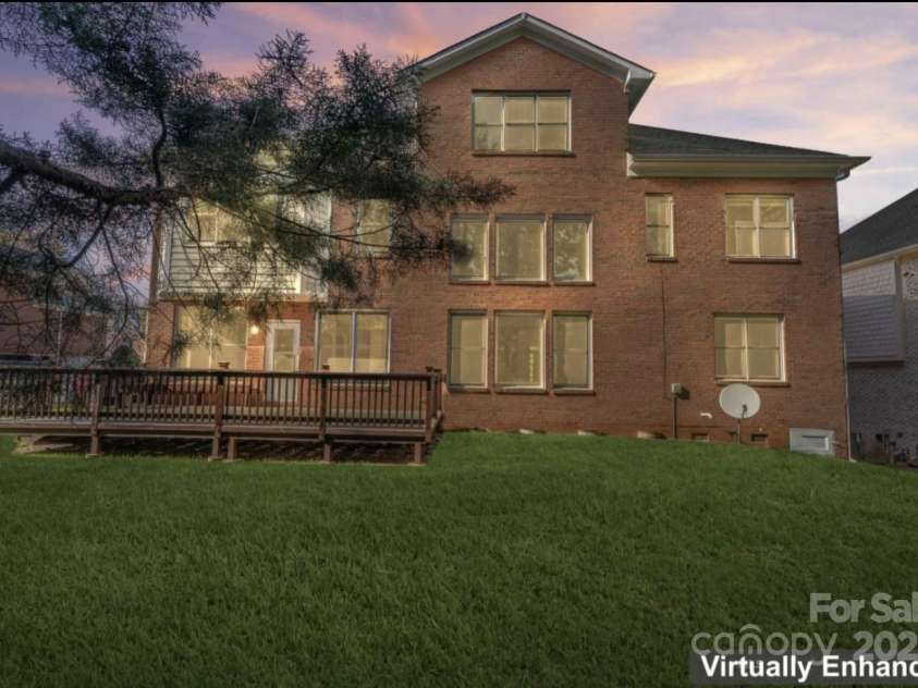 15009 Lisha Lane, Charlotte, NC 28277.  MLS# CAR4239343, YatesRealty ID 22273. 