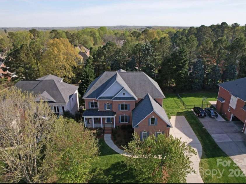 15009 Lisha Lane, Charlotte, NC 28277.  MLS# CAR4239343, YatesRealty ID 22273. 