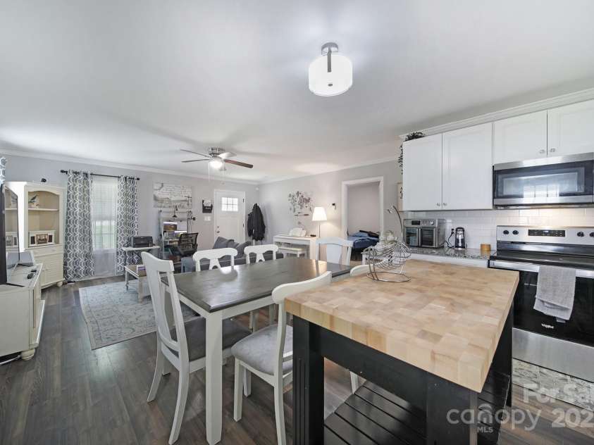 2302 Douglas Road, Lancaster, SC 29720.  MLS# CAR4264125, YatesRealty ID 22274. 