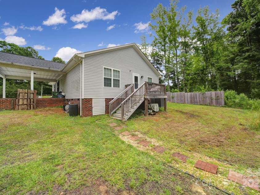 2302 Douglas Road, Lancaster, SC 29720.  MLS# CAR4264125, YatesRealty ID 22274. 