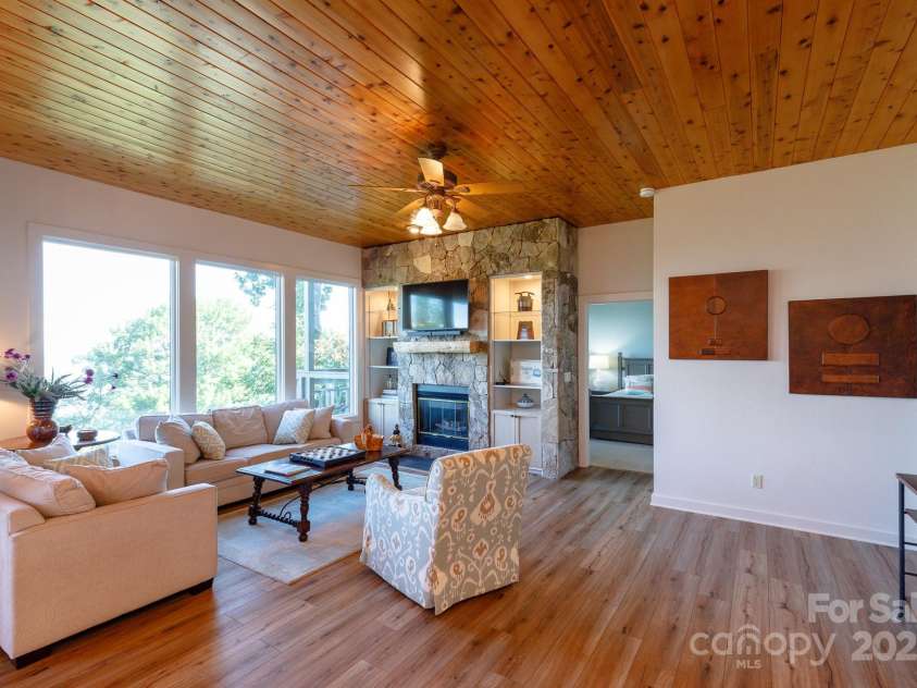 114 Slickrock Road, Burnsville, NC 28714.  MLS# CAR4269571, YatesRealty ID 22275. 