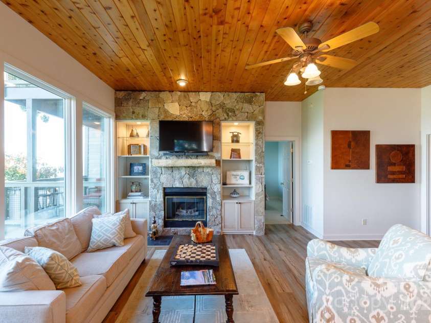 114 Slickrock Road, Burnsville, NC 28714.  MLS# CAR4269571, YatesRealty ID 22275. 