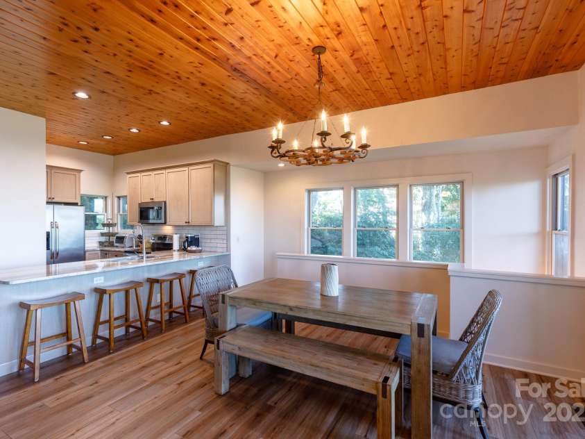 114 Slickrock Road, Burnsville, NC 28714.  MLS# CAR4269571, YatesRealty ID 22275. 