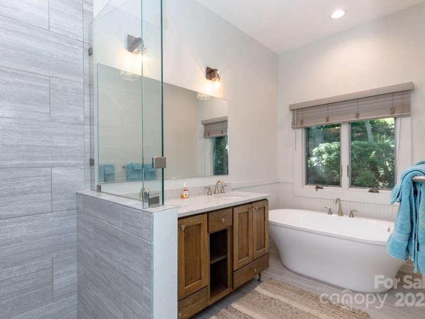 114 Slickrock Road, Burnsville, NC 28714.  MLS# CAR4269571, YatesRealty ID 22275. 