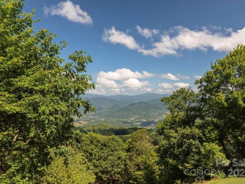 114 Slickrock Road, Burnsville, NC 28714.  MLS# CAR4269571, YatesRealty ID 22275. 