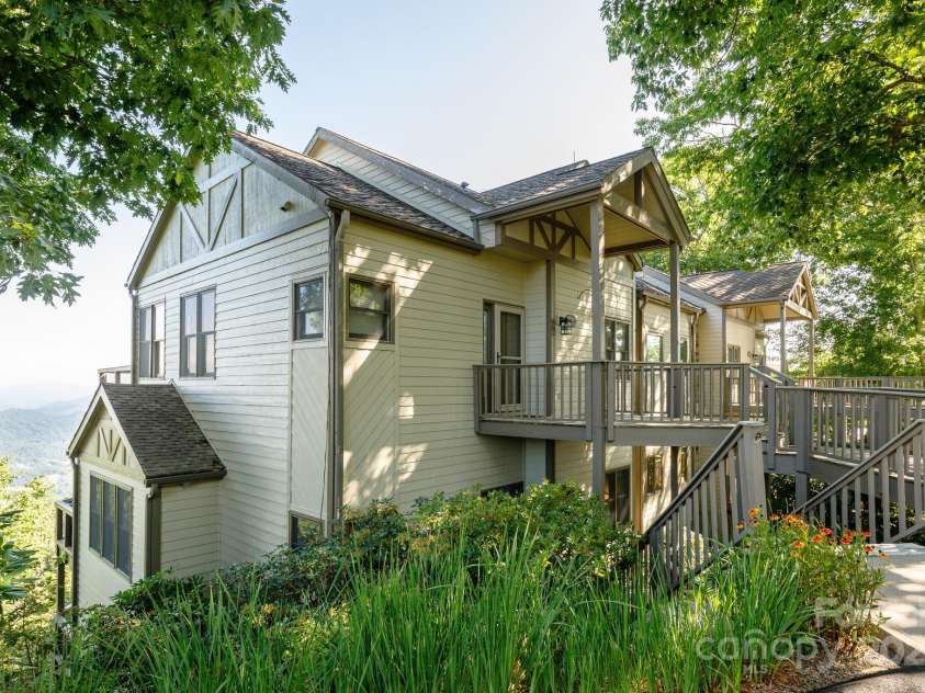 114 Slickrock Road, Burnsville, NC 28714.  MLS# CAR4269571, YatesRealty ID 22275. 