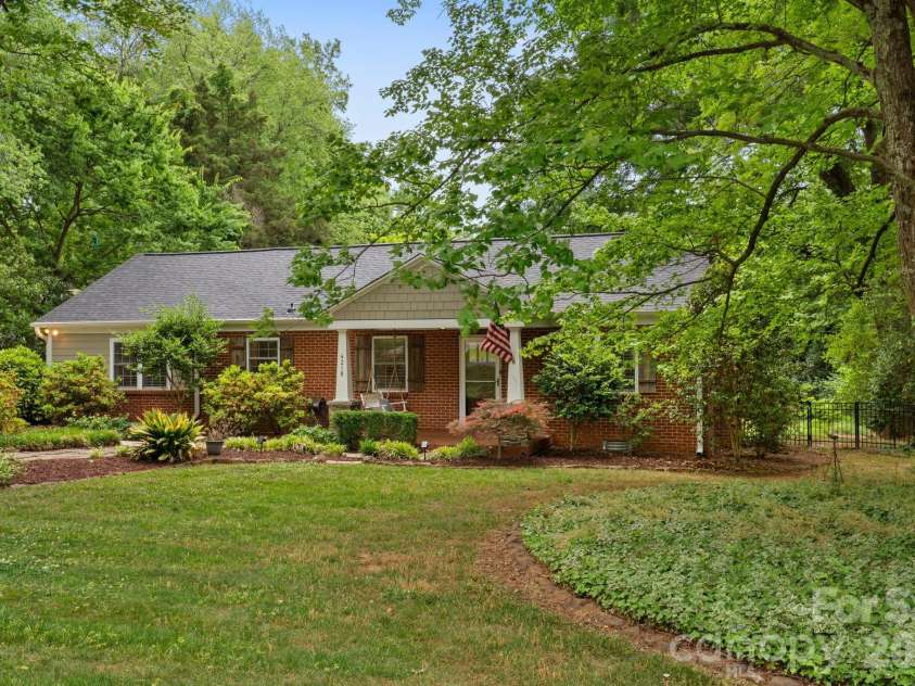 4218 Windemere Lane, Charlotte, NC 28211.  MLS# CAR4358912, YatesRealty ID 22275. 