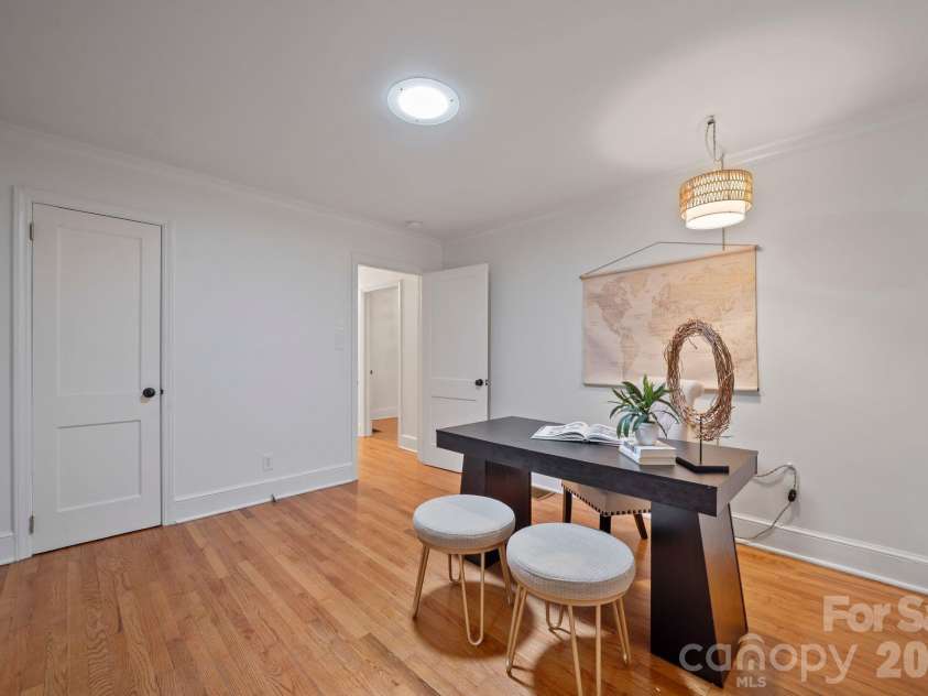 4218 Windemere Lane, Charlotte, NC 28211.  MLS# CAR4358912, YatesRealty ID 22275. 