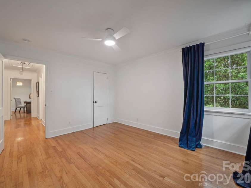 4218 Windemere Lane, Charlotte, NC 28211.  MLS# CAR4358912, YatesRealty ID 22275. 