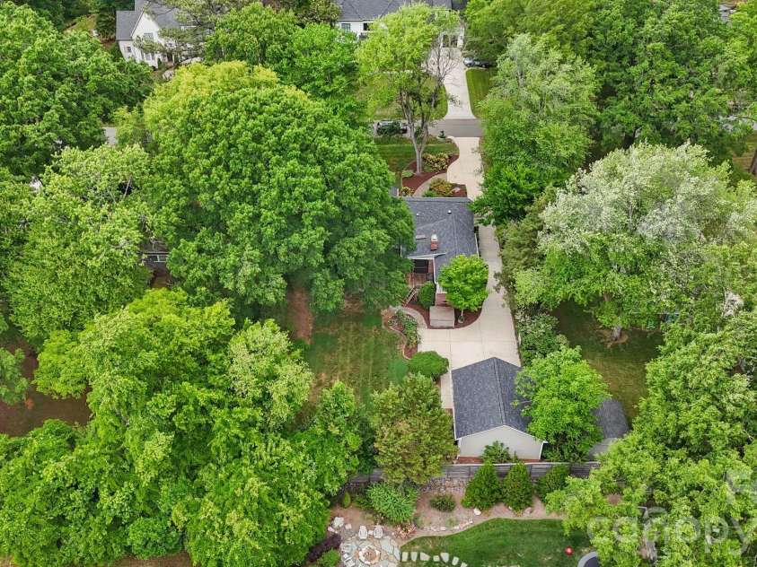 4218 Windemere Lane, Charlotte, NC 28211.  MLS# CAR4358912, YatesRealty ID 22275. 