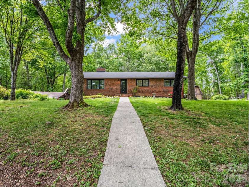 92 Greenwood Acres Drive, Mills River, NC 28759.  MLS# CAR4379255, YatesRealty ID 22276. 