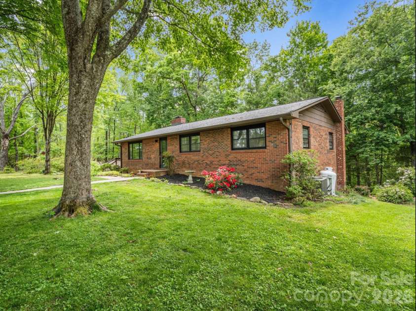 92 Greenwood Acres Drive, Mills River, NC 28759.  MLS# CAR4379255, YatesRealty ID 22276. 