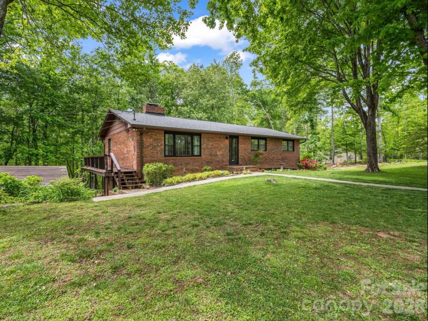 92 Greenwood Acres Drive, Mills River, NC 28759.  MLS# CAR4379255, YatesRealty ID 22276. 