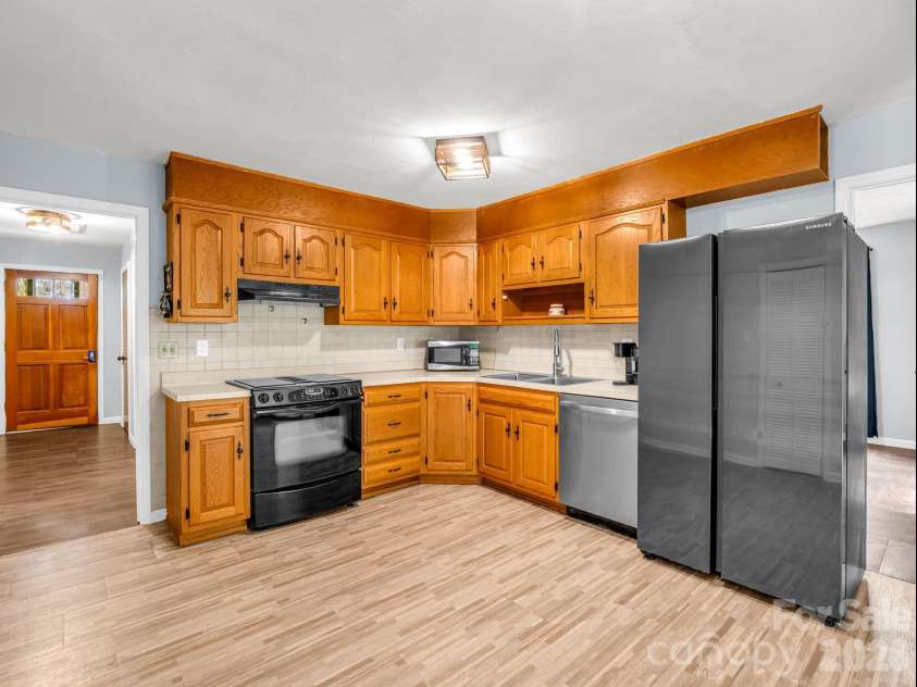 92 Greenwood Acres Drive, Mills River, NC 28759.  MLS# CAR4379255, YatesRealty ID 22276. 