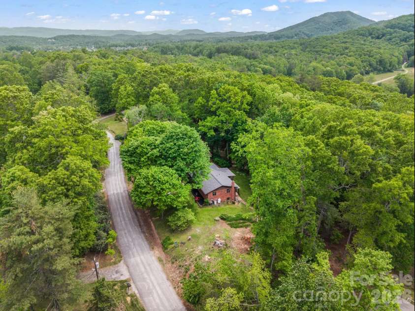 92 Greenwood Acres Drive, Mills River, NC 28759.  MLS# CAR4379255, YatesRealty ID 22276. 