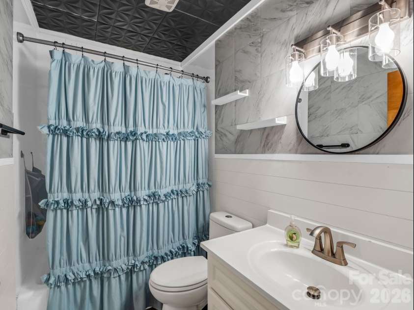 92 Greenwood Acres Drive, Mills River, NC 28759.  MLS# CAR4379255, YatesRealty ID 22276. Main level full bathroom