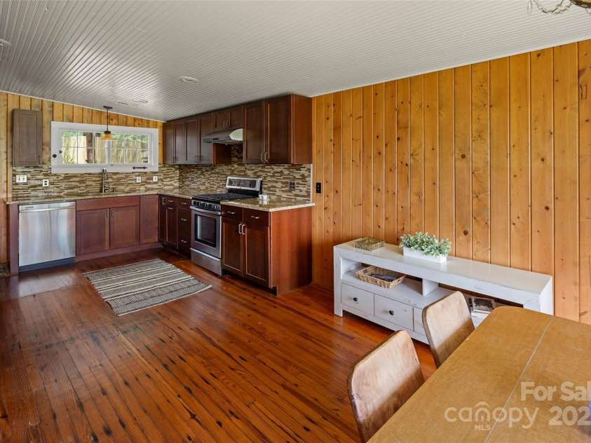 139 Neely Road, Brevard, NC 28712.  MLS# CAR4190177, YatesRealty ID 22278. 