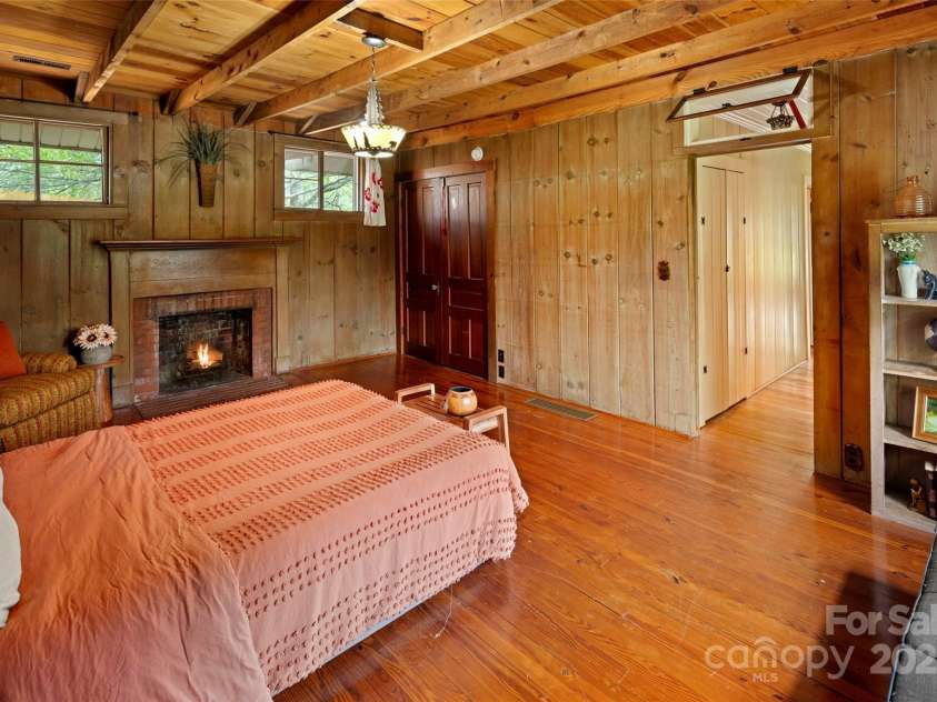 139 Neely Road, Brevard, NC 28712.  MLS# CAR4190177, YatesRealty ID 22278. 