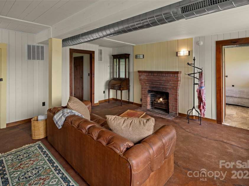 139 Neely Road, Brevard, NC 28712.  MLS# CAR4190177, YatesRealty ID 22278. 