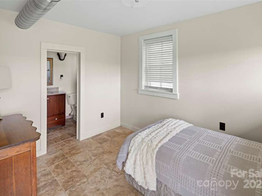 139 Neely Road, Brevard, NC 28712.  MLS# CAR4190177, YatesRealty ID 22278. 