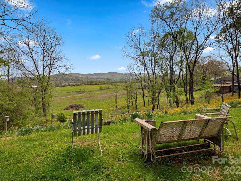 139 Neely Road, Brevard, NC 28712.  MLS# CAR4190177, YatesRealty ID 22278. 