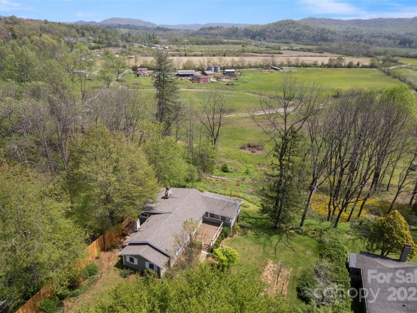 139 Neely Road, Brevard, NC 28712.  MLS# CAR4190177, YatesRealty ID 22278. 