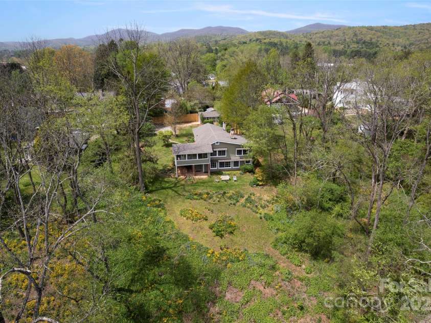 139 Neely Road, Brevard, NC 28712.  MLS# CAR4190177, YatesRealty ID 22278. 