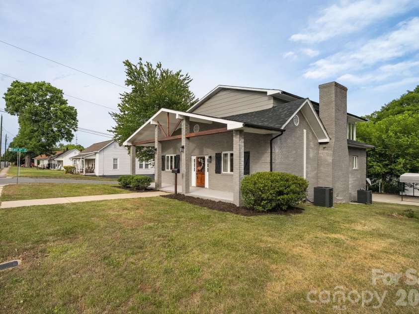314 Ridge Avenue, Kannapolis, NC 28083.  MLS# CAR4376356, YatesRealty ID 22278. 