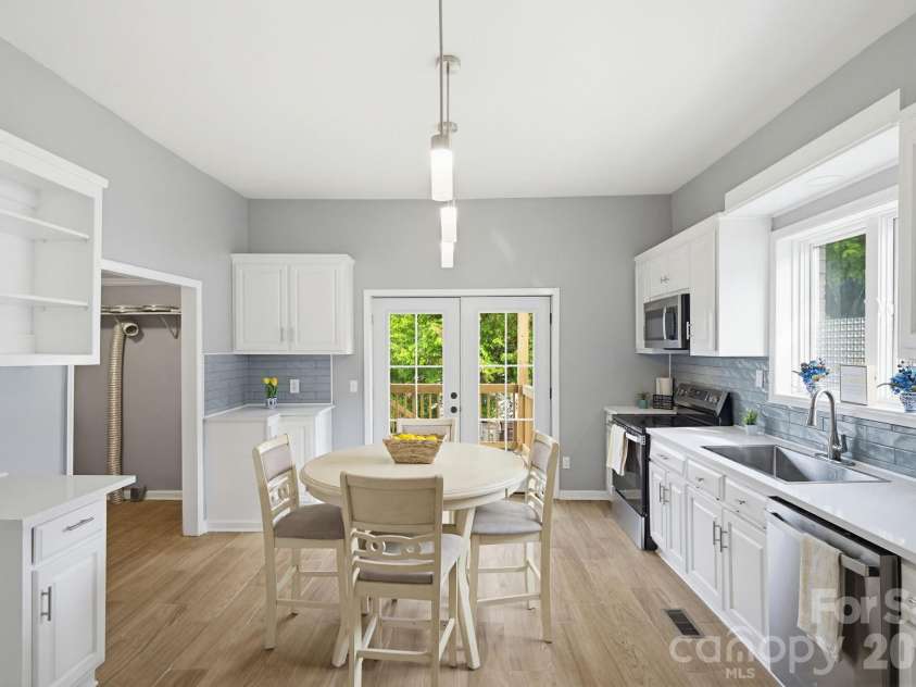 314 Ridge Avenue, Kannapolis, NC 28083.  MLS# CAR4376356, YatesRealty ID 22278. 
